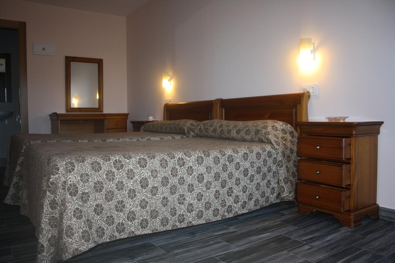 Hotel Lupa San Juan de Pinera Екстериор снимка